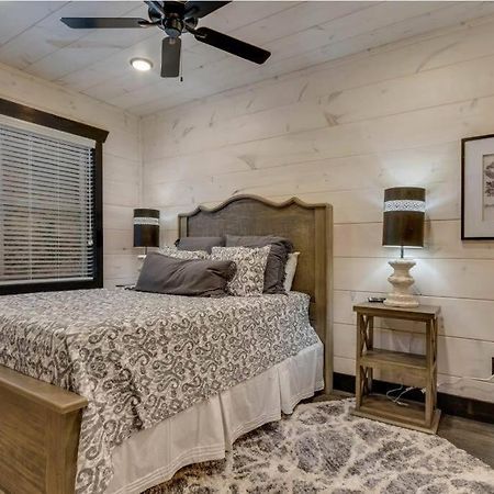 Blue Moon Ridge: Brand New Cabin! 5 Bedrooms, Pool/Hot Tub, Theatre Pigeon Forge Exterior foto
