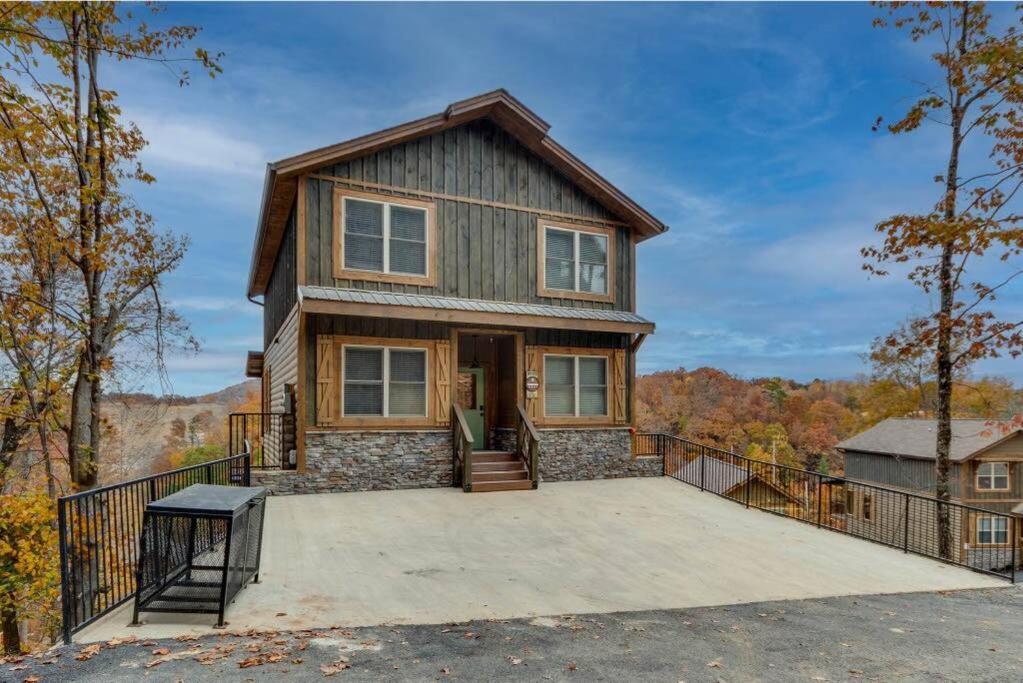 Blue Moon Ridge: Brand New Cabin! 5 Bedrooms, Pool/Hot Tub, Theatre Pigeon Forge Exterior foto