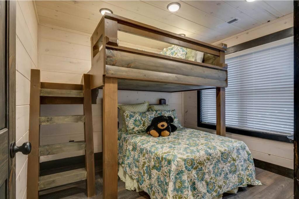 Blue Moon Ridge: Brand New Cabin! 5 Bedrooms, Pool/Hot Tub, Theatre Pigeon Forge Exterior foto