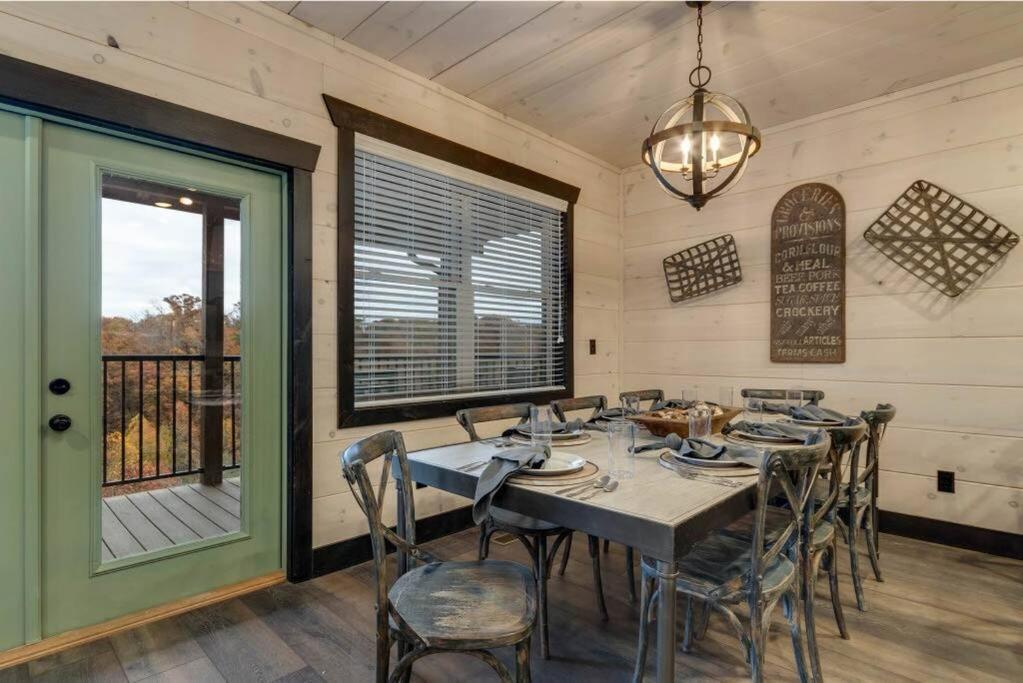 Blue Moon Ridge: Brand New Cabin! 5 Bedrooms, Pool/Hot Tub, Theatre Pigeon Forge Exterior foto